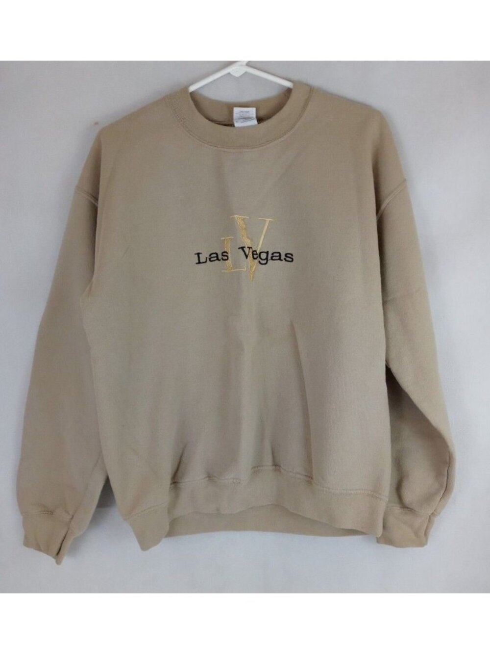 Gildan Heavy Blend Light Tan Sweatshirt With Las Vegas Design Size Medium